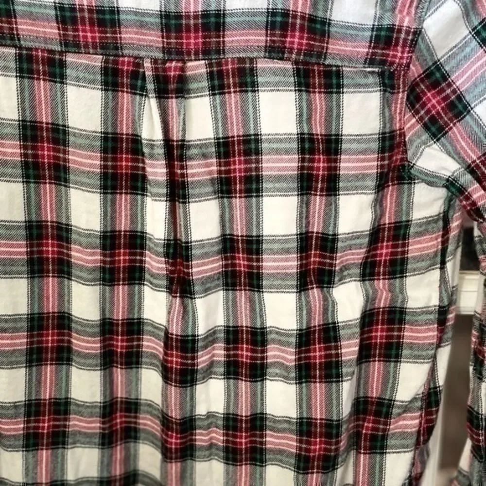 Girls Gap kids white, red, green and black flannel size XXL